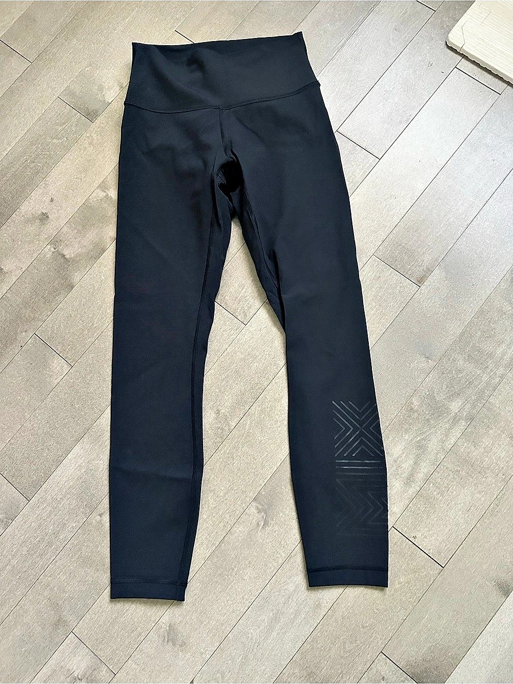 lululemon Wunder Train High-Rise Tight 25" *Graphic Black Leggings Size 4